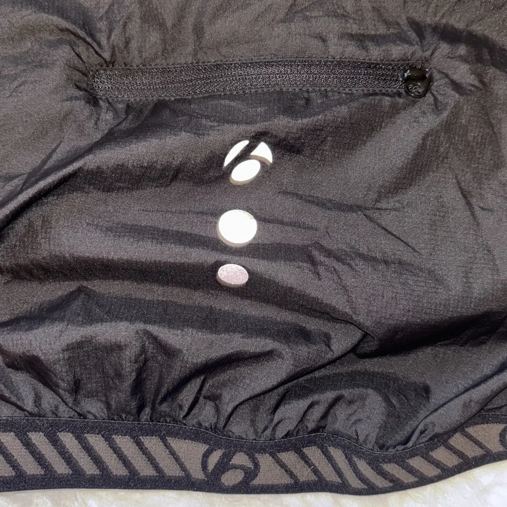 Bontrager Running Lightweight Packable Wind Jacket, Size M - Picture 10 of 16